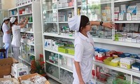 Giá thuốc tăng và tình trạng thiếu thuốc khiến công tác chữa trị bệnh nhân gặp khó khăn