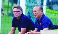 HLV Philippe Troussier là ứng viên lớn nhất dẫn dắt đội tuyển Việt Nam thay ông Park Hang-seo