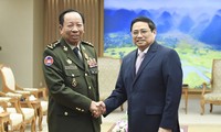 Thủ tướng Phạm Minh Chính tiếp Đại tướng Tea Banh, Bộ trưởng Quốc phòng Campuchia