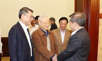 Tổng Bí thư Nguyễn Phú Trọng với các thành viên Ban chỉ đạo. Ảnh: TTXVN