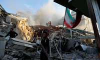 Tòa nhà Lãnh sự quán Iran ở Syria bị không kích ngày 1/4. Ảnh: AP
