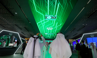 Gian trưng bày của Cơ quan Quản lý dữ liệu và trí tuệ nhân tạo Ả-rập Xê-út tại triển lãm công nghệ toàn cầu Gitex ở Dubai năm 2021