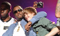 Diddy nâng đỡ Justin Bieber (phải) từ nhỏ, nhưng cũng mang đến không ít bi kịch