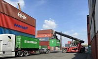 Logistics yếu kém đang ghìm xuất khẩu nông sản