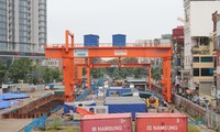 Các công trình ga thuộc dự án đường sắt đô thị Nhổn – ga Hà Nội sử dụng vốn vay nước ngoài đang bị dừng thi công 2 tháng nay do vướng mặt bằng. Ảnh: PV