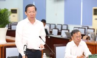 Chủ tịch UBND TPHCM Phan Văn Mãi tại buổi làm việc Ảnh: NGÔ TÙNG