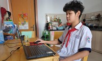 Học sinh TPHCM học trực tuyến năm học 2021- 2022 