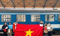 Đưa gần 1.000 người Việt ở Ukraine về nước 