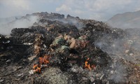 Bãi rác ở Lâm Hà cháy suốt 2 tháng qua 