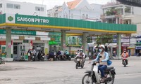 Nhiều cửa hàng xăng dầu thuộc thương hiệu Saigon Petro tại TPHCM vẫn hoạt động bình thường ảnh: Hoàng Trang 