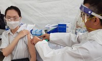 Hoạt động tiêm vắc xin phòng COVID-19 tại TPHCM được duy trì liên tục trong dịp Tết ảnh: Vân Sơn 