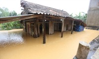 Nhiều nhà dân ở huyện Hương Khê bị ngập sâu