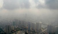 Ô nhiễm không khí nghiêm trọng xảy ra những ngày qua ở Hà Nội và nhiều tỉnh thành miền Bắc; người dân ra đường phải đeo khẩu trangẢnh: Hoàng Mạnh Thắng 