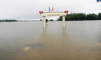 Nhiều ngôi làng ở Quảng Nam ngập chìm trong nước 