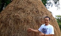 Nhà văn Trần Nhã Thụy kể chuyện làng quê lành mạnh nhưng ít người xem Ảnh: Chụp từ “Tôi là người nhà quê”