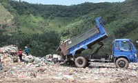 Mỗi ngày bãi rác Khánh Sơn nhận khoảng 1.100 tấn rác. Ảnh: N.Ð