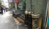 Bếp than tổ ong vẫn được sử dụng tại các cửa hàng ở khu vực nội đô Hà Nội 
