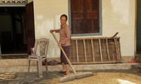 Bà Thiều Thị Tuyết từ chối nhận tiền hỗ trợ để dành cho những hoàn cảnh khó khăn khác