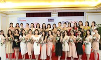 Giám khảo Trần Hữu Việt chấm Sơ khảo Hoa hậu Việt Nam 2020 Ảnh: Hoàng Mạnh Thắng 