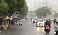 Áp thấp nhiệt đới gây mưa lớn kéo dài