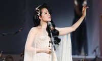 Dung diện 6 bộ váy của Chung Thanh Phong trong đêm Trăng hát Ảnh: NVCC 