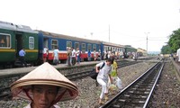 Đường sắt Hải Phòng - Lào Cai mới sẽ nối với Trung Quốc được xây dựng với kinh phí khoảng 100.000 tỷ đồng. Trong ảnh là tuyến đường sắt hiện tại ảnh: Mạnh Thắng