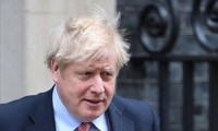 Thủ tướng Anh Boris Johnson đã phải nhập viện vì COVID-19