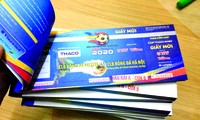 Vé trận Siêu cúp Quốc gia - Cúp THACO 2020 đã sẵn sàng đến tay người hâm mộ từ 11h sáng nay. Ảnh: Xuân Bách