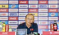 HLV Park Hang Seo mong muốn tiếp tục công việc hiện tại với bóng đá Việt Nam. Ảnh: VSI