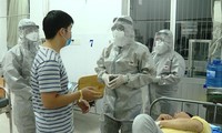 Cách ly bệnh nhân dương tính với nCoV tại Bệnh viện Chợ Rẫy TPHCM Ảnh: Ngô Bình 