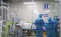 Bệnh nhân phi công người Anh tiếp tục được điều trị hồi phục tại Bệnh viện Chợ Rẫy Ảnh: BV Chợ Rẫy