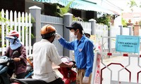 Hàng ngàn bạn trẻ ở Đà Nẵng đã tình nguyện xung kích hỗ trợ tuyến đầu chống dịch, góp phần cùng thành phố đẩy lùi dịch bệnh Ảnh: Giang Thanh 