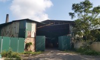 Nhà xưởng mọc tràn lan khu vực bãi Ga, xã Việt Hùng