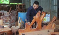 Anh Nguyễn Kim Ngọc chọn hướng khởi nghiệp làm đồ gỗ mỹ nghệ