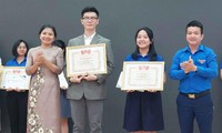 Nam sinh khoa Dược và nữ sinh trường THPT chuyên Nguyễn Du giành giải nhất Olympic Tiếng Anh
