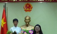 H’Hen Niê được chào đón nồng nhiệt ở quê nhà Đắk Lắk