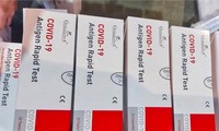 Tạm giữ lượng lớn kit test và thuốc điều trị COVID không rõ nguồn gốc 