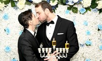 Nam diễn viên &apos;Tân Hoàn Châu cách cách&apos; kết hôn đồng giới