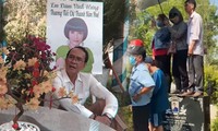 Phần mộ NSƯT Thanh Kim Huệ bị giẫm đạp, gây hư hại