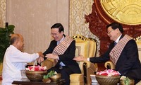 Chủ tịch nước Võ Văn Thưởng dự Lễ buộc chỉ cổ tay cầu may tại CHDCND Lào