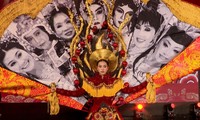 Nhà sử học Dương Trung Quốc: &apos;Ấn tượng khi thí sinh hoa hậu 19, 20 tuổi diễn National Costume&apos;