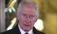 Vua Charles khóc tưởng nhớ Nữ hoàng Elizabeth II