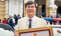 Thanh Điền - nghệ sĩ duy nhất hai lần lên sân khấu nhận danh hiệu NSND
