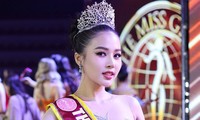 Dàn thiên thần nội y mặc váy xuyên thấu