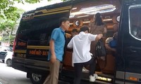 [Clip] Cảnh xe khách trá hình công khai vi phạm, len lỏi khắp Hà Nội