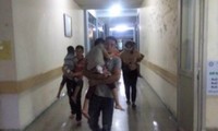 4 học sinh ở Hòa Bình phải nhập viện cấp cứu sau khi uống loại nước lạ 