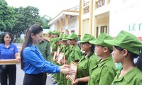 Thiếu nhi Sơn La học làm chiến sĩ công an