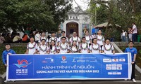 Gương mặt trẻ Việt Nam tiêu biểu báo công Vua Hùng, tham quan danh thắng Tây Thiên