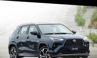 Toyota giảm mạnh giá bán Raize và Yaris Cross tại Việt Nam