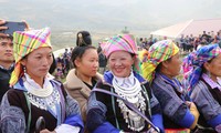Rộn rã lễ hội Gầu Tào của người Mông ở Lai Châu